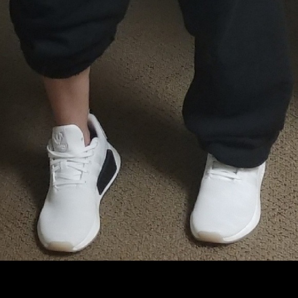 adidas Shoes - 🆕💎Adidas NMD R2💎